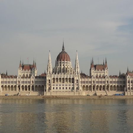 Residence Parliament Budapest Exterior photo