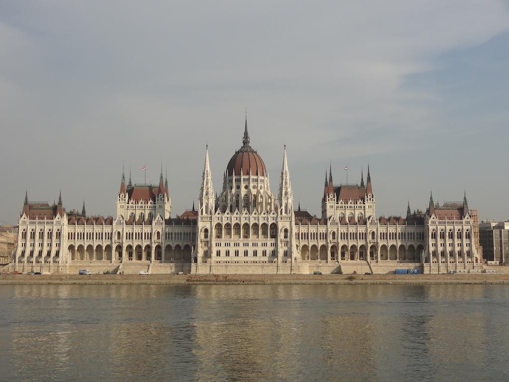 Residence Parliament Budapest Exterior photo